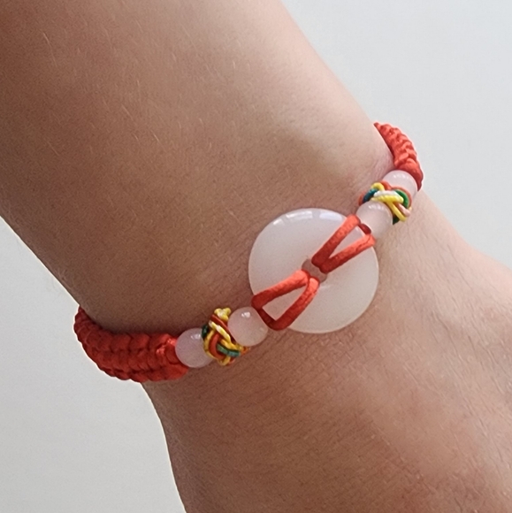 📿 White Jade Woven Red Bracelet - Picture 5 of 6